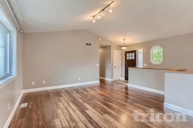 Photo - 7850 Park Ave NE