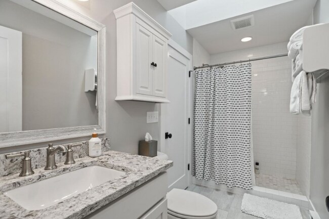 Photo - 419 S 3rd St W Unidad C