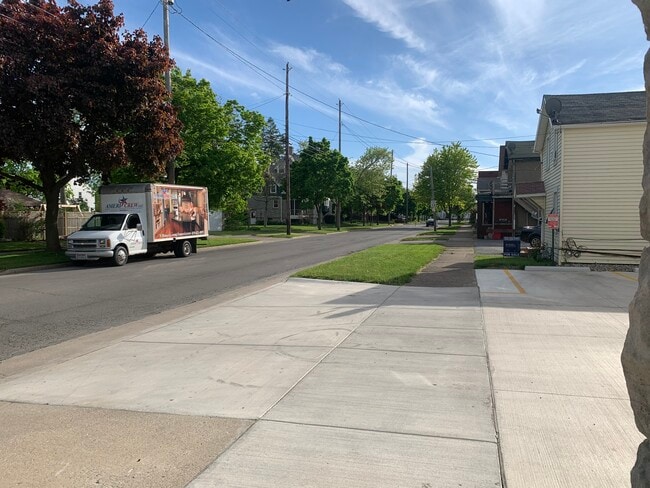 Photo - 1031 Hancock St