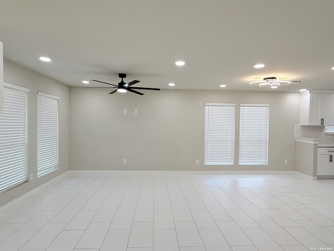 Photo - 730 Groff Ave