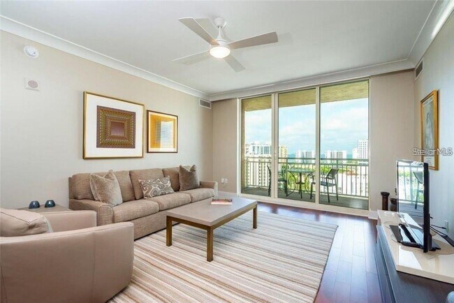 Photo - 1350 Main St Unidad 1404