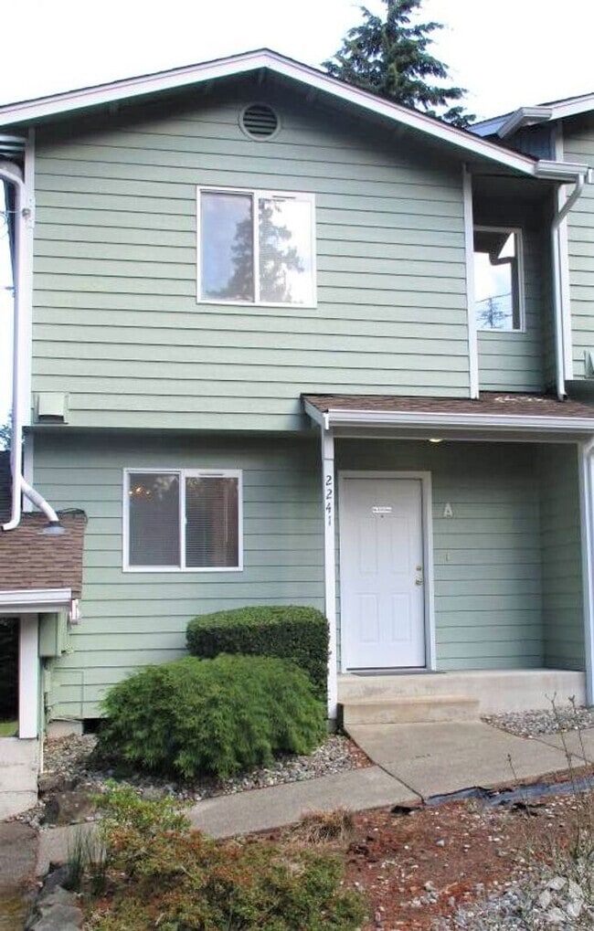 Building Photo - 2 Bedroom, 1.5 Bathroom Townhouse in Port ...
