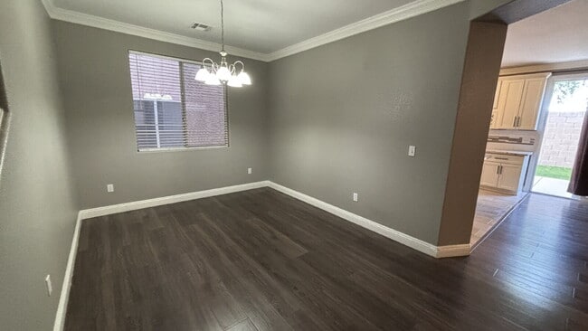 Photo - 2 Story, 4 Bed, 2.5 Bath in Southwest Apartamento