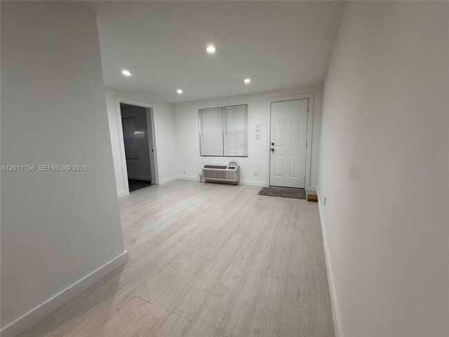 Photo - 5800 Taylor St Unidad 2
