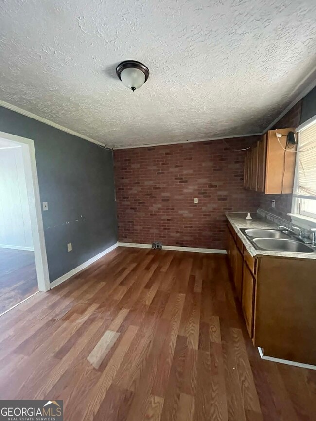 Photo - 206 Celia Dr