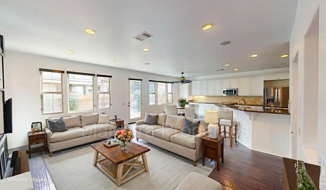 Building Photo - Beautiful Home in Eastside Coast Mesa