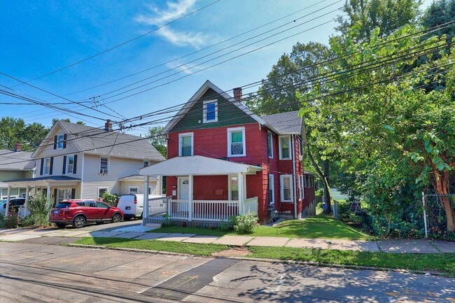 Building Photo - 62 Wood St Rental