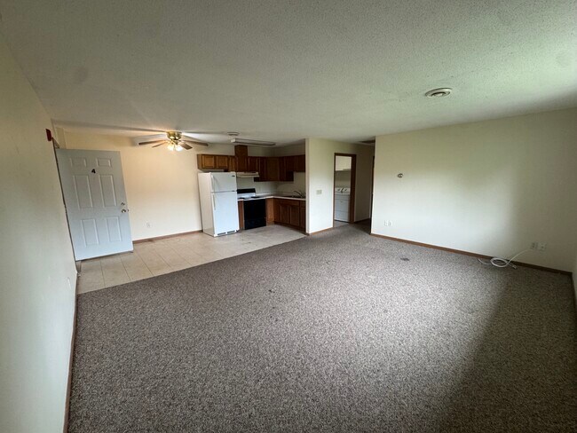 414 14th Ave W