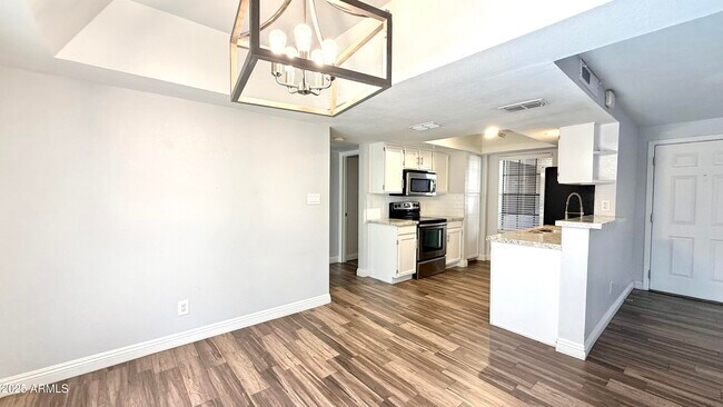 Photo - 1211 N Miller Rd