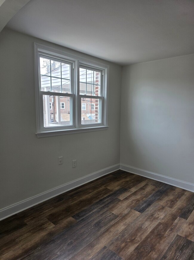 Photo - 922 Poplar Ave