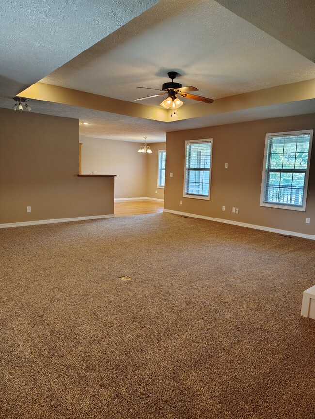 Photo - 721 Becky St
