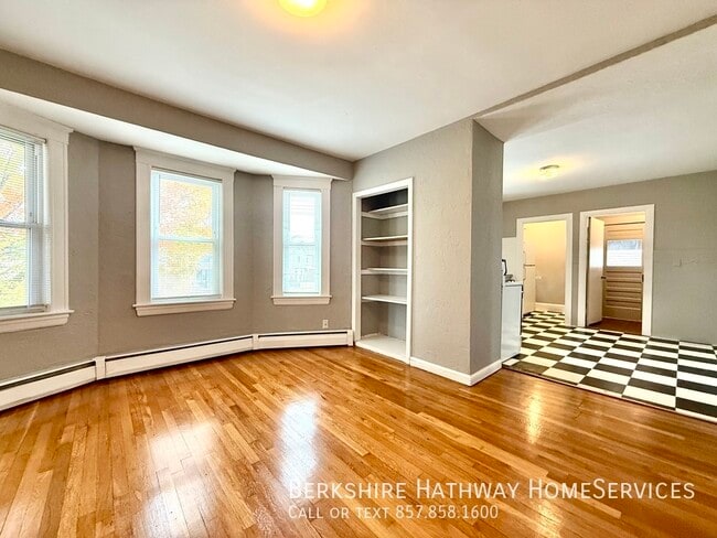 Photo - 879 Broadway-3 Unit 3