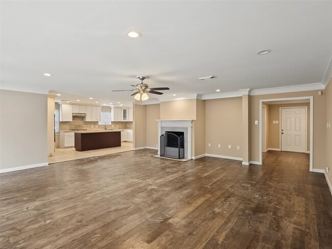 Photo - 139 Haversham Dr