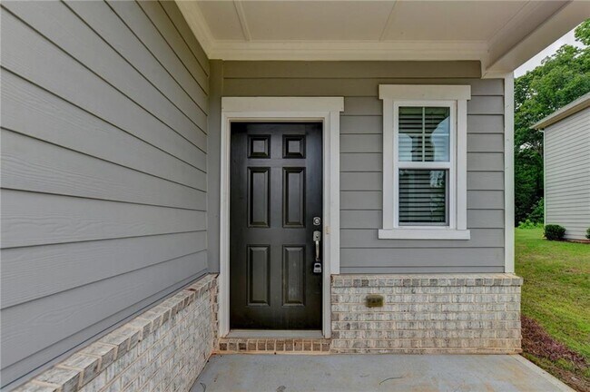 Photo - 175 Grey Falcon Ave