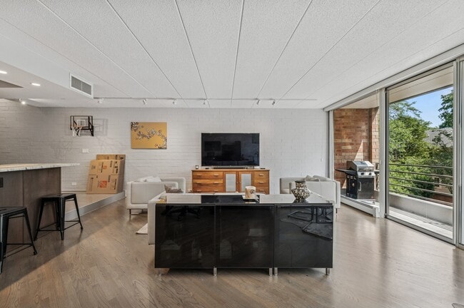 Photo - 630 Vernon Ave Unit 10