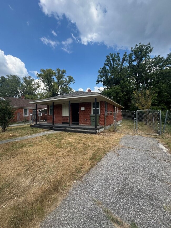 1304 Oak St