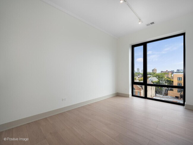 Photo - 3202 N Racine Ave Unidad 205