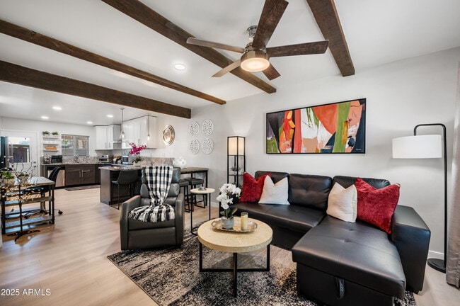 Photo - 200 Old Litchfield Rd Townhome