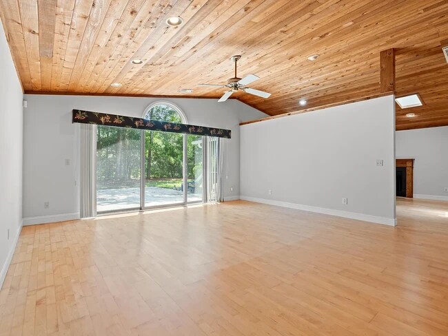 Photo - 149 Old Cedar Loop