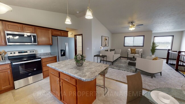 Building Photo - 2 BEDROOM TOWNHOME; PET FRIENDLY! INDIVIDU... Unit 1418 Kayla Place #3