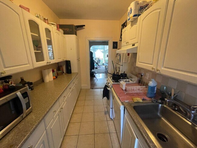 Photo - 57 Brighton Ave Unidad 2