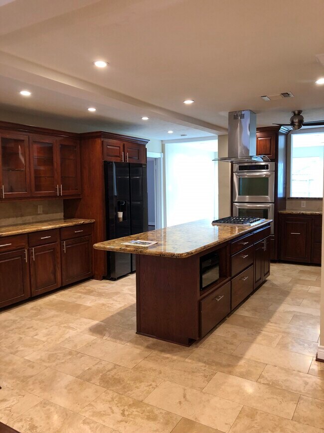 Photo - 1442 Chamboard Ln