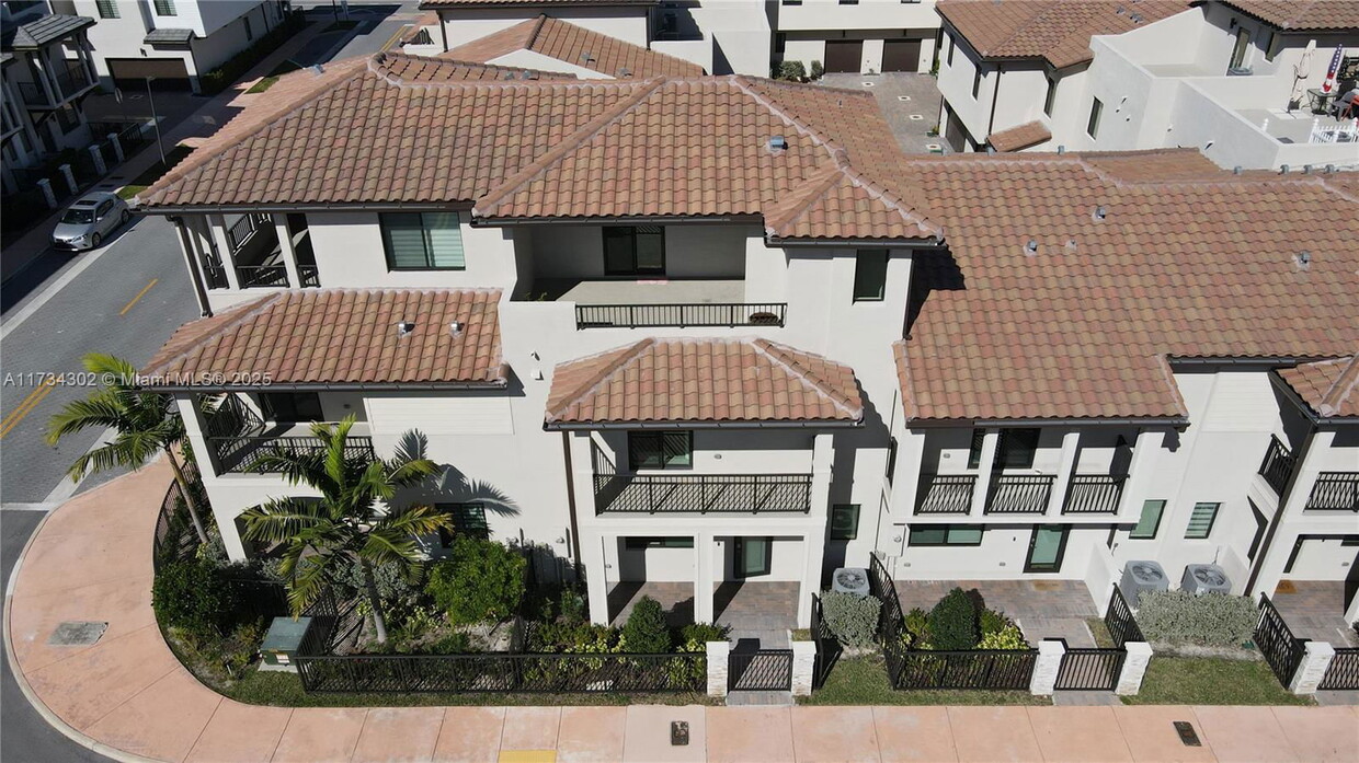 Photo - 4242 Northwest 82nd Avenue, Doral, FL 33166 - 3 BR 2.5 BA Townhouse
