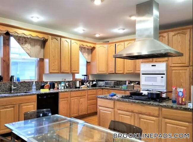 Photo - 38 Babcock St Unit 3