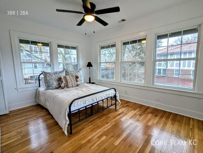 Photo - 1120 Ward Pkwy Unit 1120-200