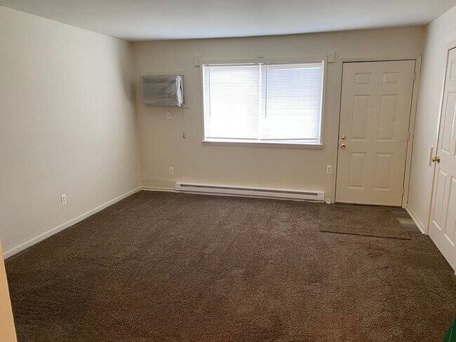 Living room - 9029 Cedar Lake Rd. Casa Adosada