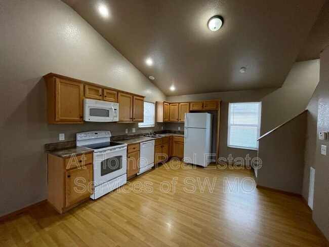 Photo - 633 West St Townhome