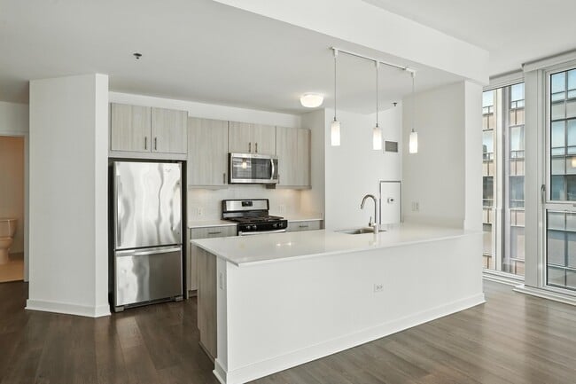 Photo - 133 N Dearborn St