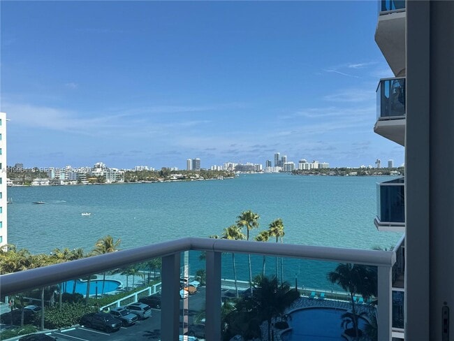 Building Photo - 7501 E Treasure Dr Unit 7L