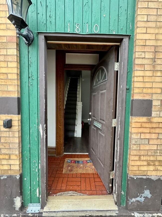 Photo - 1810 Brownsville Rd Unit 1810 Brownsville Rd - #2 (Apt )