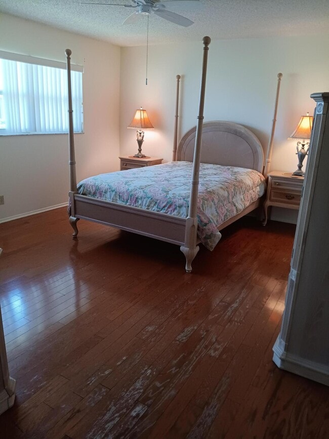 Photo - 5730 Fernley Dr E