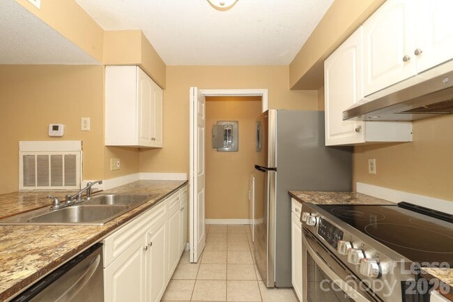 Photo - 11086 Harrowfield Rd