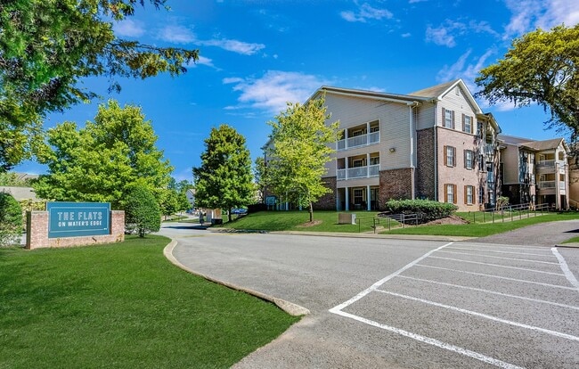 Building Photo - The Flats on Waters Edge