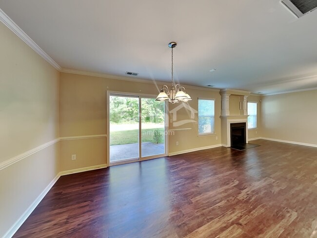 Photo - 371 Pulaski Dr SW