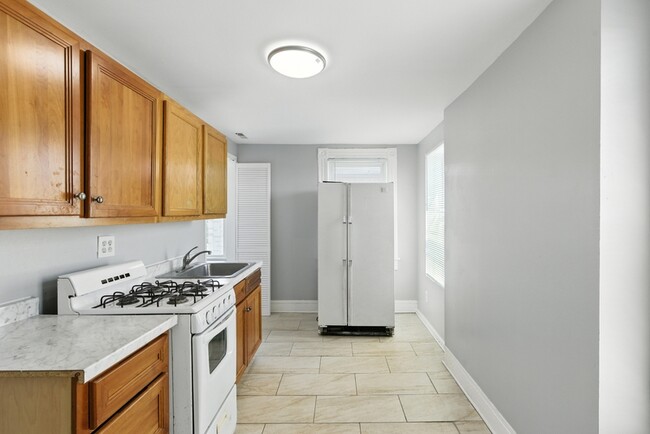 Photo - 1541 N Broadway Condo