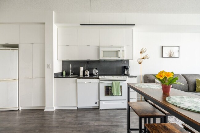 Photo - 1 Iceboat Terr Unit ID1345832P