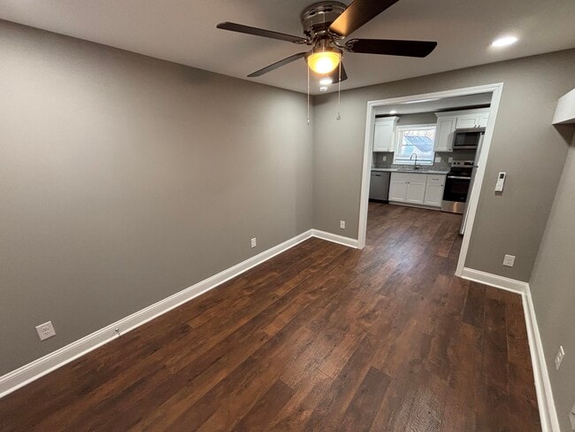 Photo - 402 Gunn St Unit 202