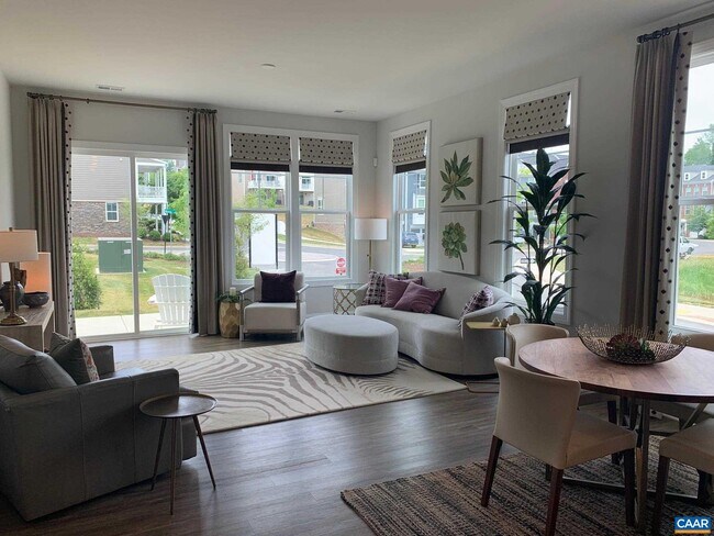 Photo - 3640 Moffat St