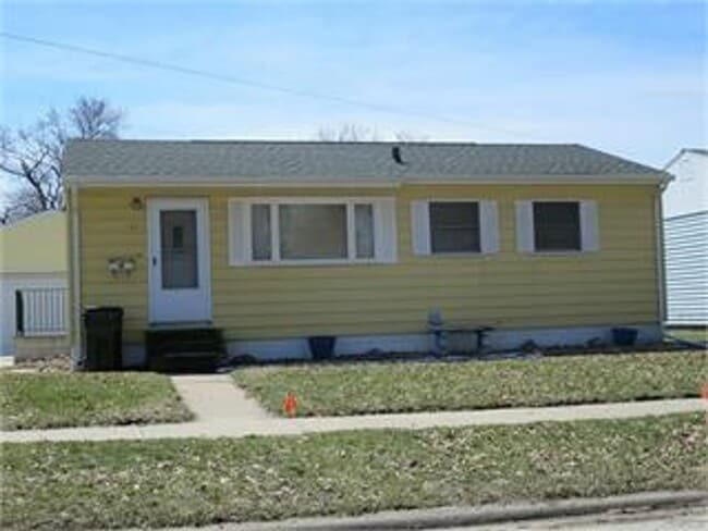Building Photo - 717 Bismark Ave Rental