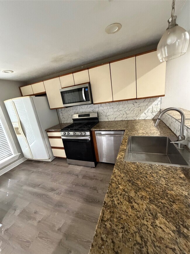 Photo - 2810 Grants Lake Blvd Unit 1005