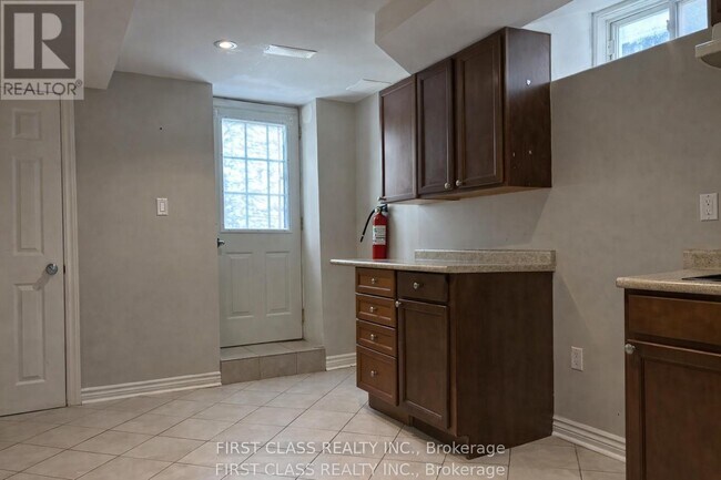 Photo - 3023 Mission Hill Dr