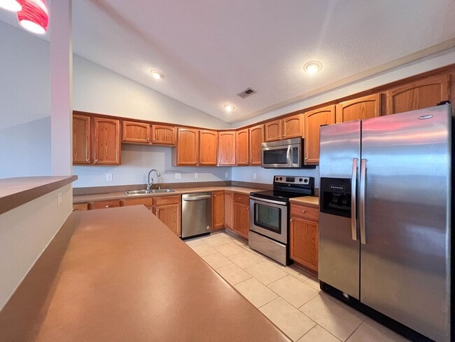 Photo - 2-Bedroom + office Condo Retreat with Pool Access