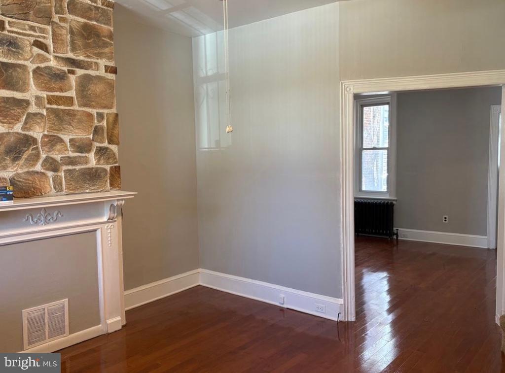 Photo - 50 E Clapier St