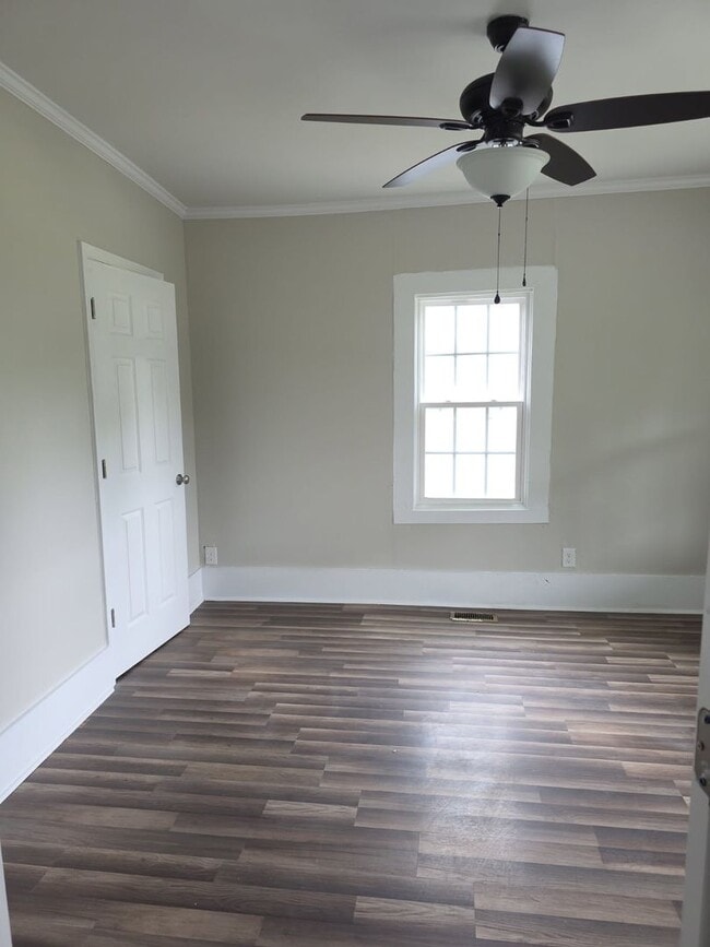 Photo - 3 Bedroom 1 bath home in Florence near Down Town Florence
