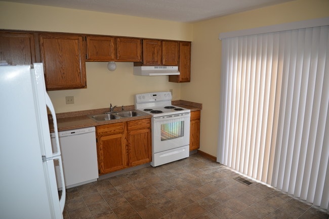 Kitchen - 892 Postiy St NW Unit 892