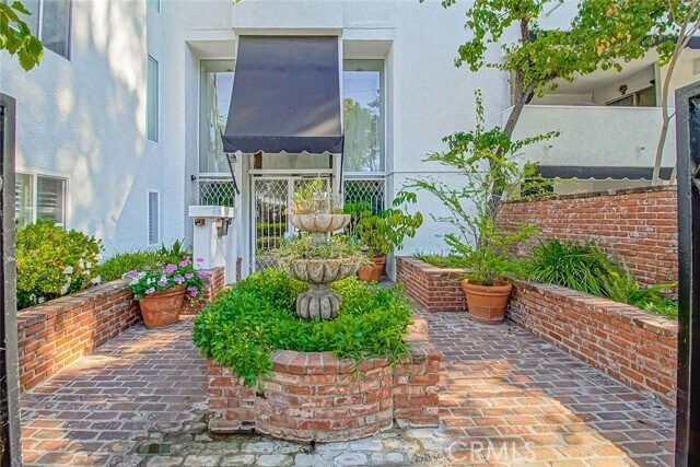 Photo - 4950 Louise Ave Unit 105